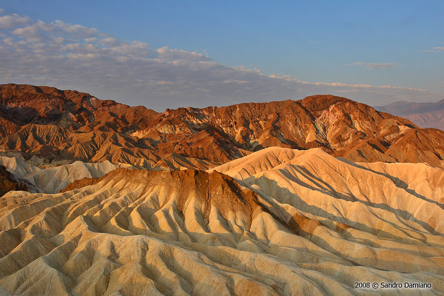 Gower Gulch visto da Zabriskie Point all'alba