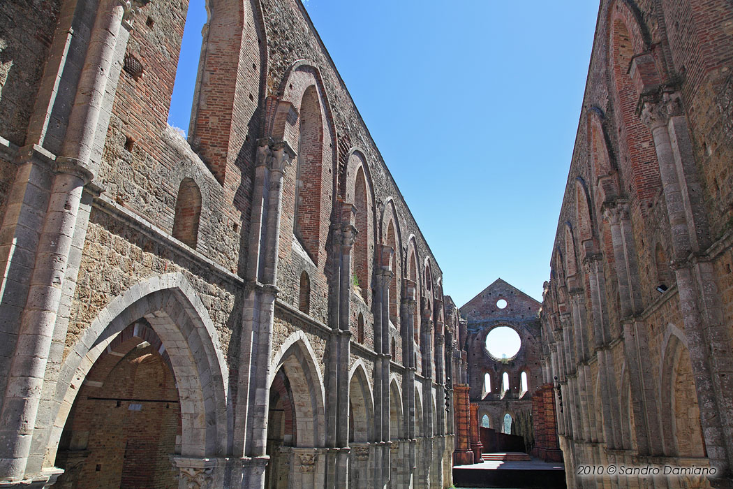 La suggestiva Abbazia di San Galgano