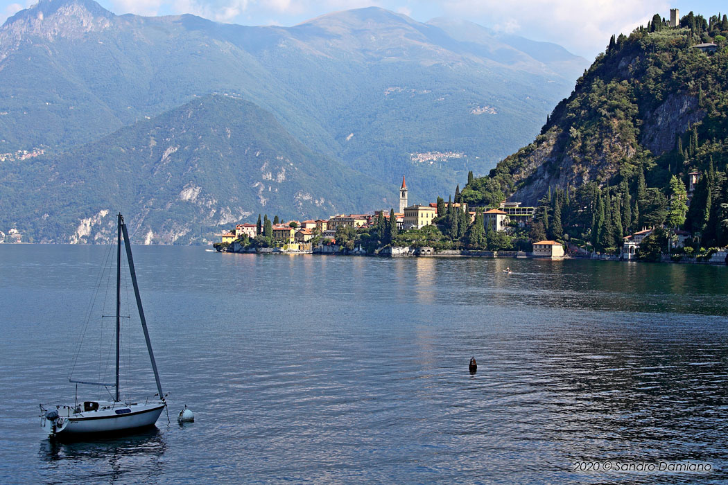 Scorcio di Varenna al mattino