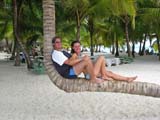 Erica e Sandro sulla palma di Saona