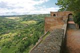 Colline umbre viste dalle mura di Orvieto
