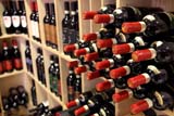 Bottiglie di Brunello in enoteca