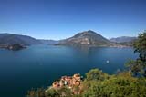 Varenna incastonata nel Lago di Como