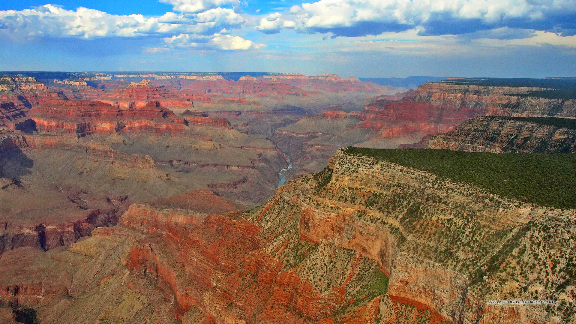 Incredibile visione aerea del Grand Canyon 