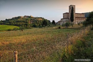 Tramonto sulla Abbazia di Sant'Antimo