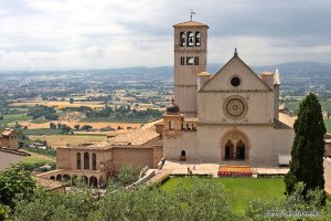 La Basilica di S.Francesco D'Assisi La Basilica di S.Francesco D'Assisi